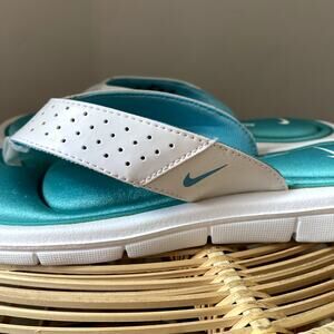 Nike Women's Comfort Thong Sandal White/Polarized Blue 7
